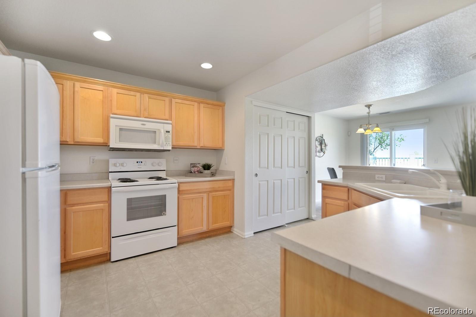 MLS Image #4 for 5895  biscay street,denver, Colorado