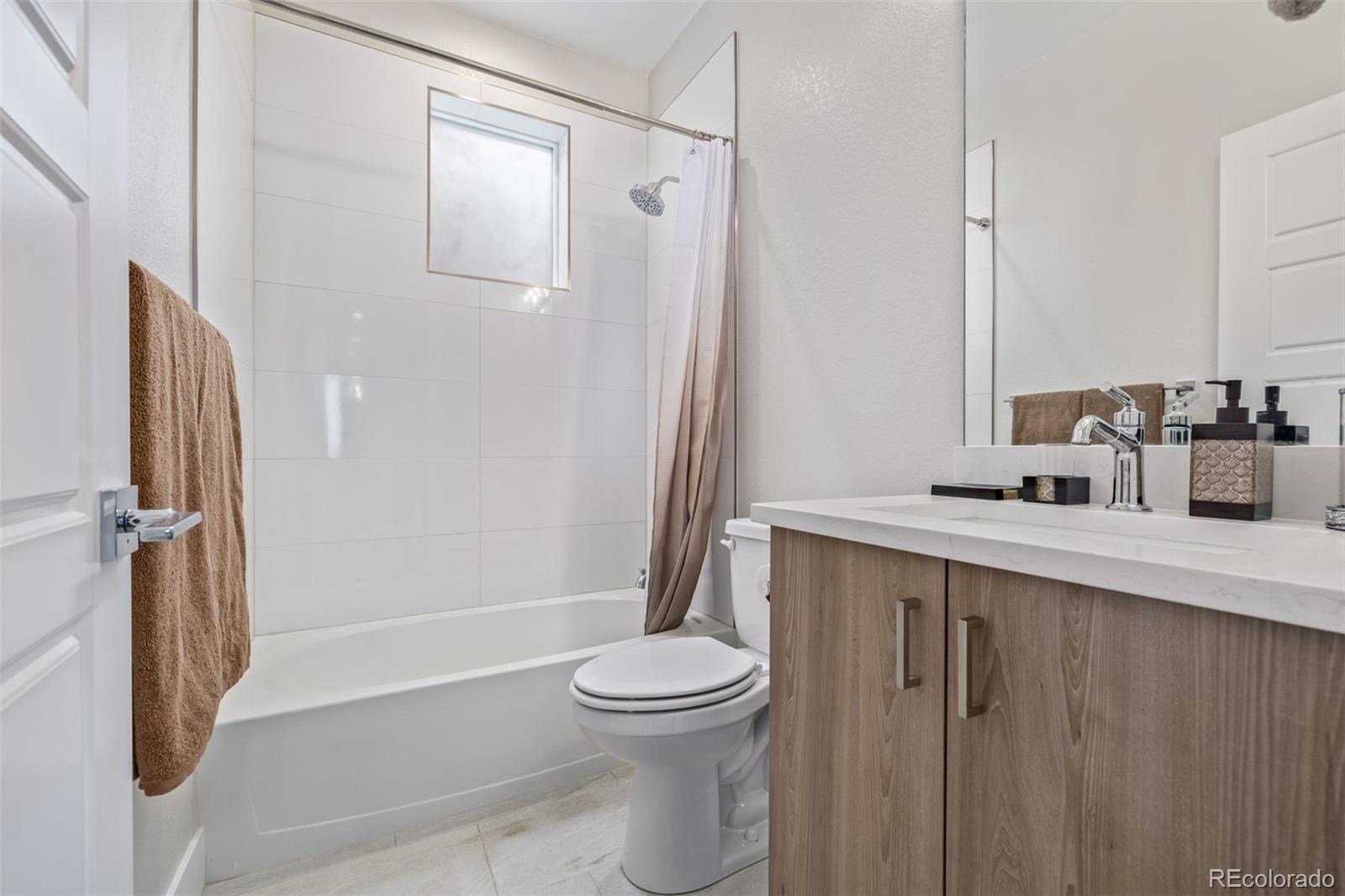 MLS Image #14 for 2350  tremont place,denver, Colorado
