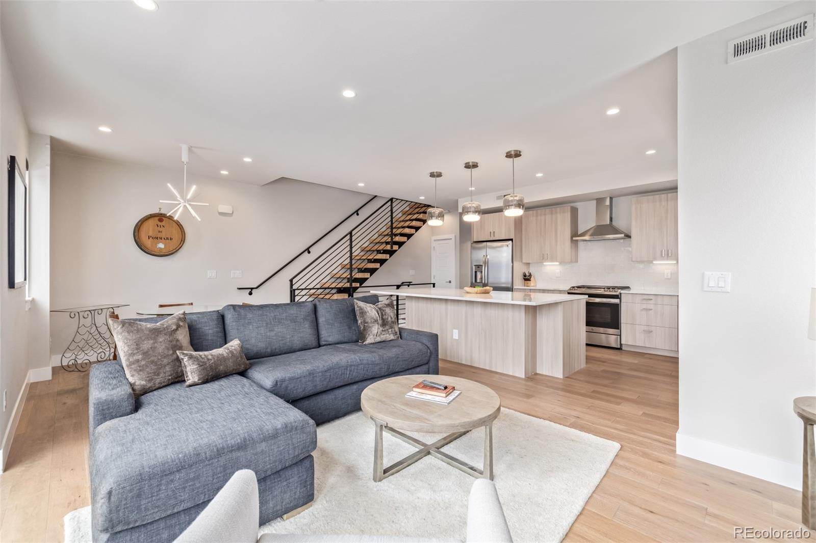 MLS Image #4 for 2350  tremont place,denver, Colorado