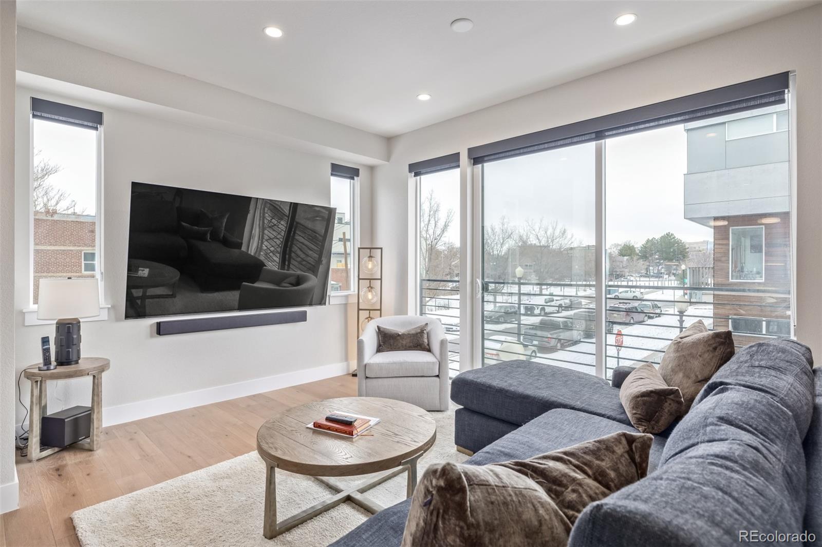MLS Image #5 for 2350  tremont place,denver, Colorado