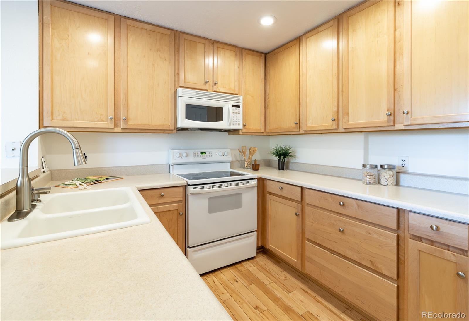 MLS Image #9 for 1699 s trenton street 27,denver, Colorado