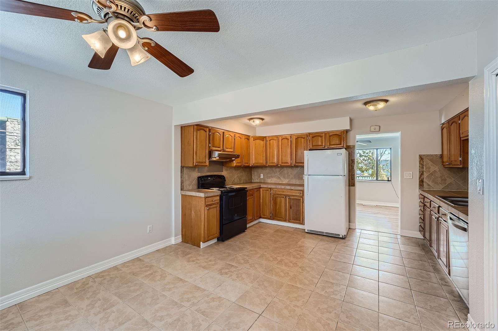 MLS Image #8 for 1289  newark street,aurora, Colorado