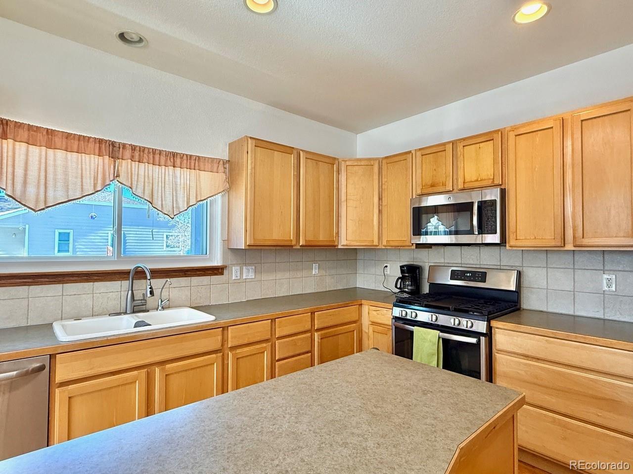 MLS Image #19 for 395  longspur drive,brighton, Colorado