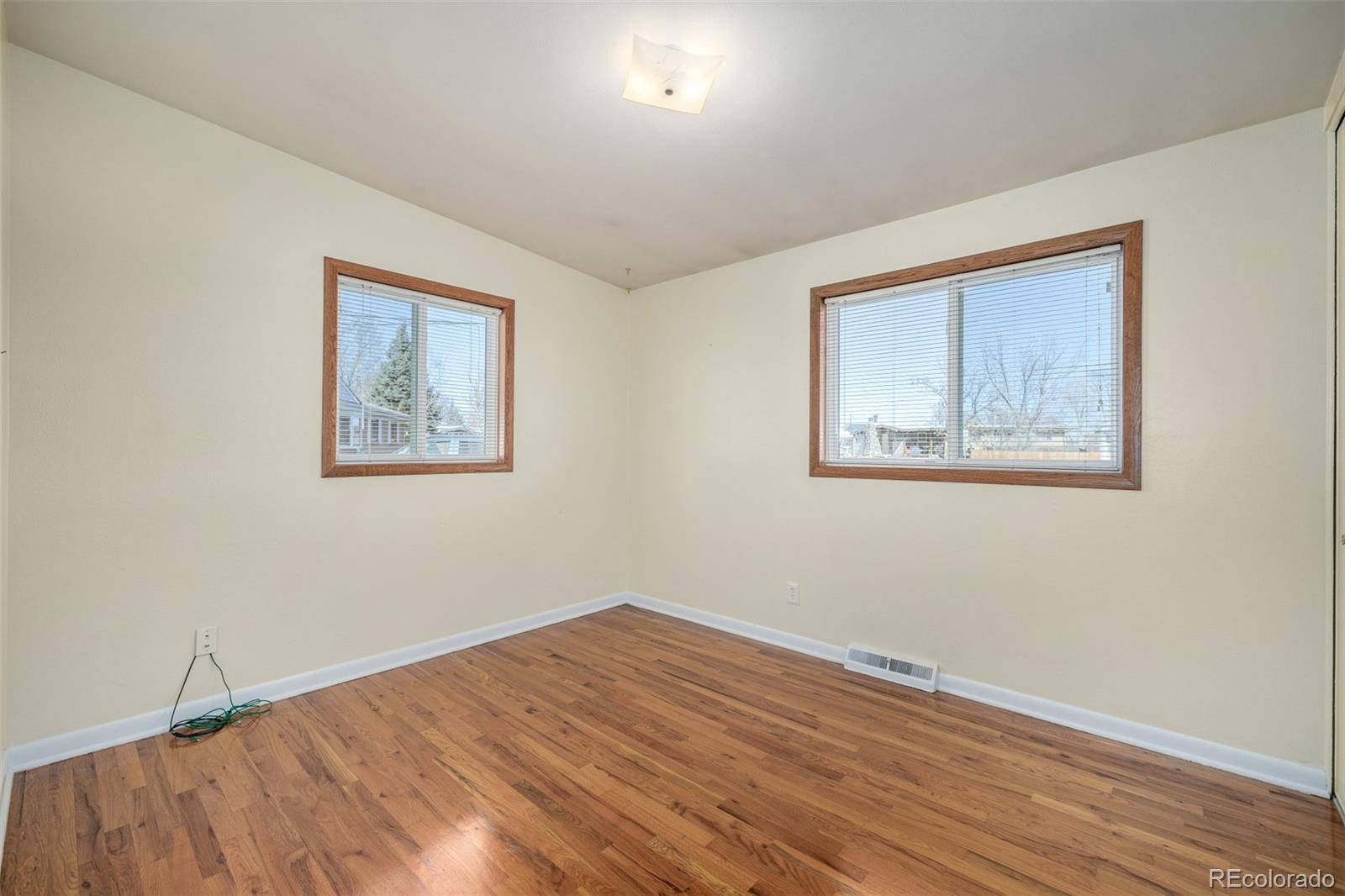 MLS Image #17 for 1661 e 86th place,denver, Colorado