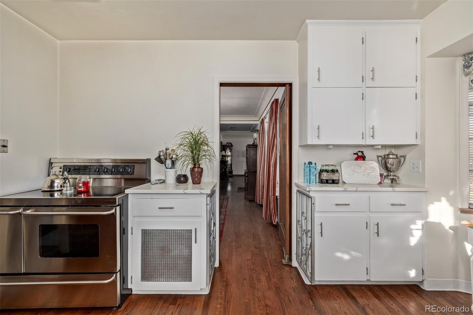 MLS Image #9 for 1475  monaco parkway,denver, Colorado