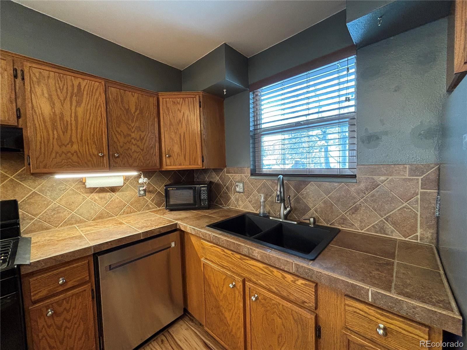 MLS Image #9 for 26212  center drive,kittredge, Colorado