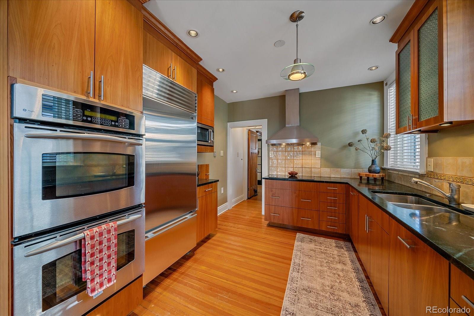 MLS Image #20 for 732  fillmore street,denver, Colorado