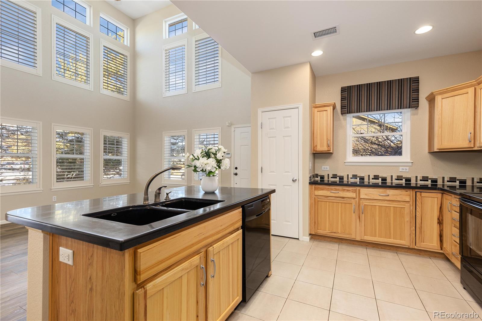 MLS Image #9 for 5596 w 72nd drive,arvada, Colorado