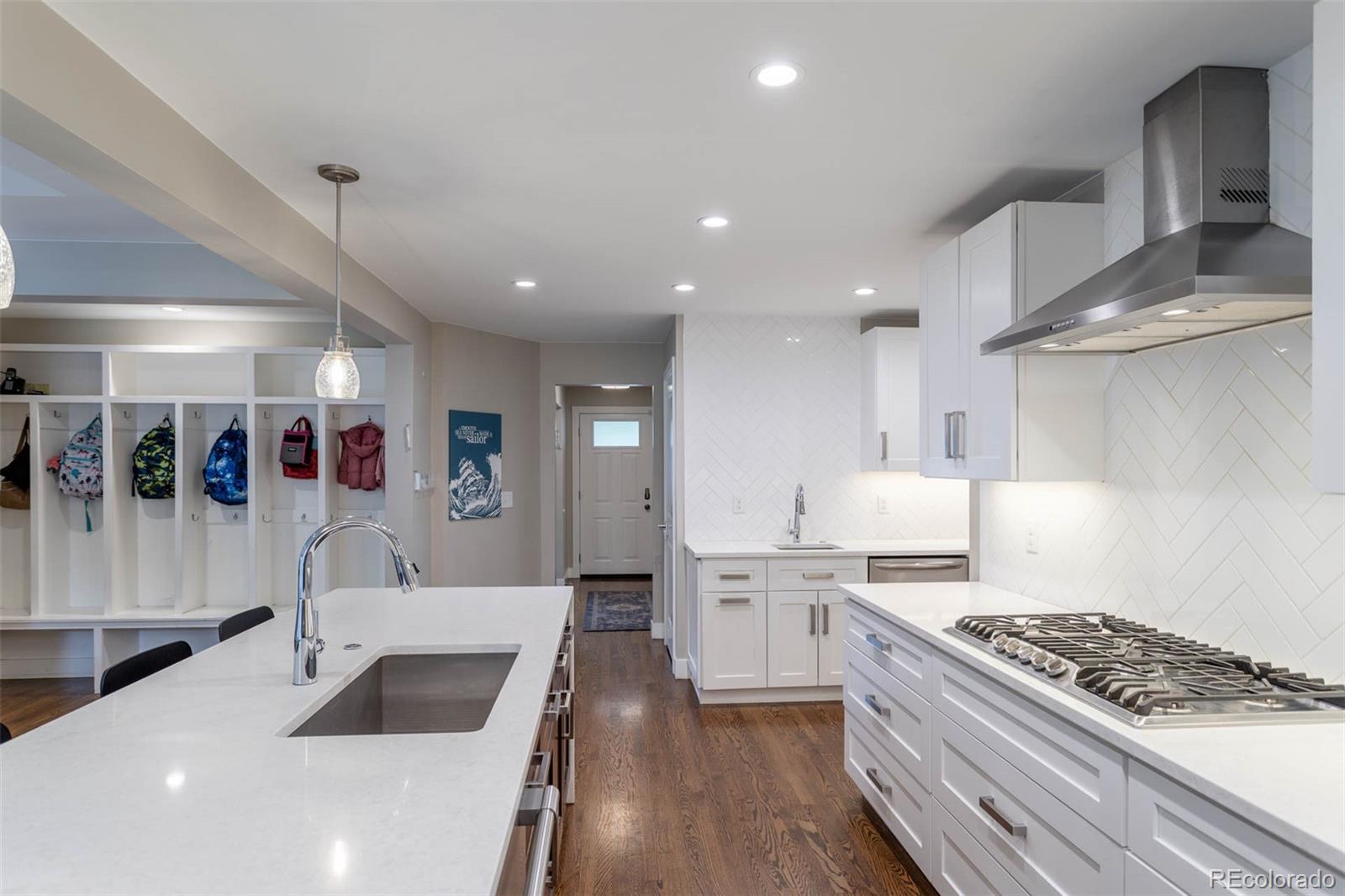 MLS Image #8 for 476 s newport way,denver, Colorado