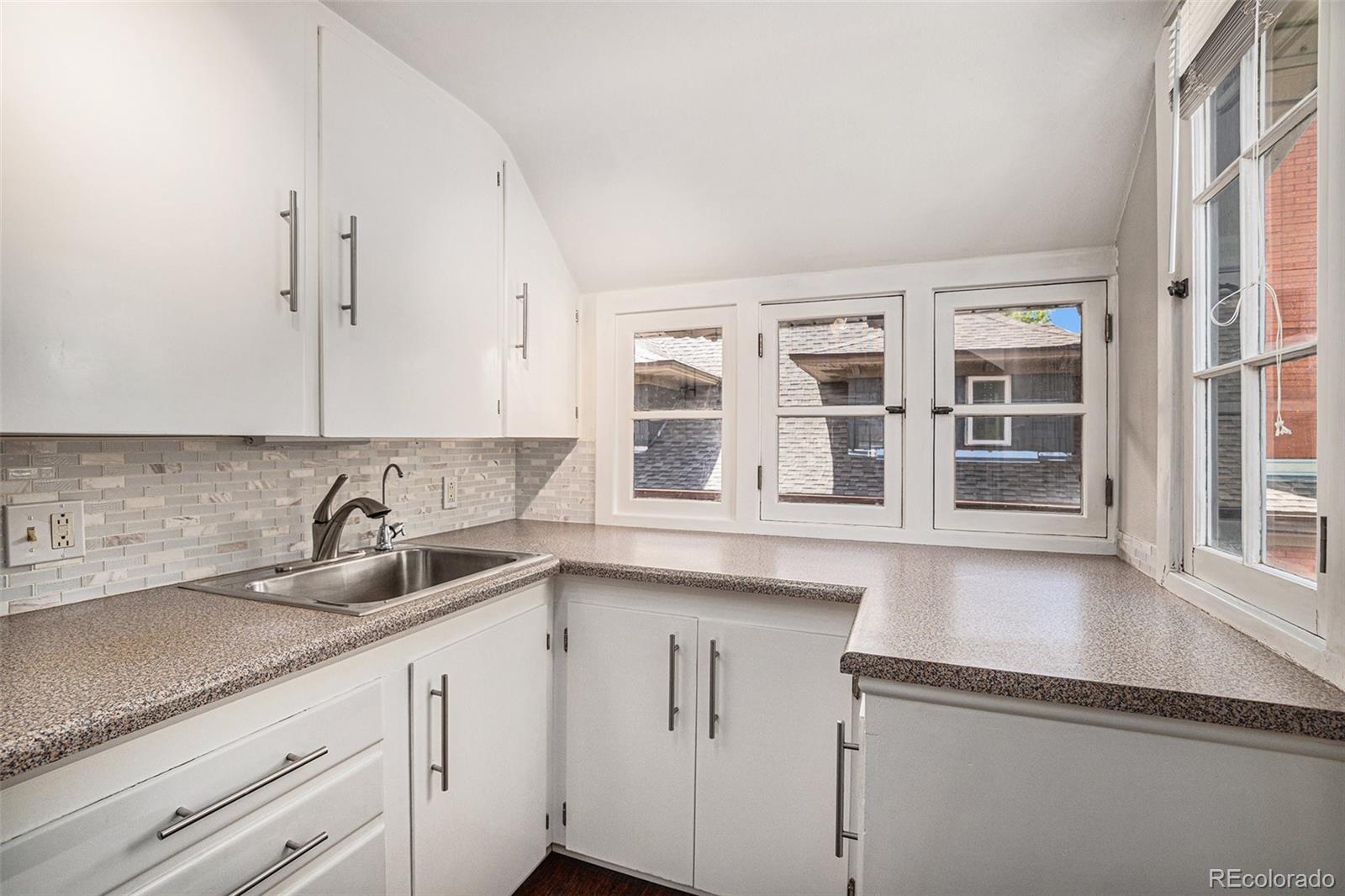 MLS Image #10 for 1415 n franklin street 6,denver, Colorado