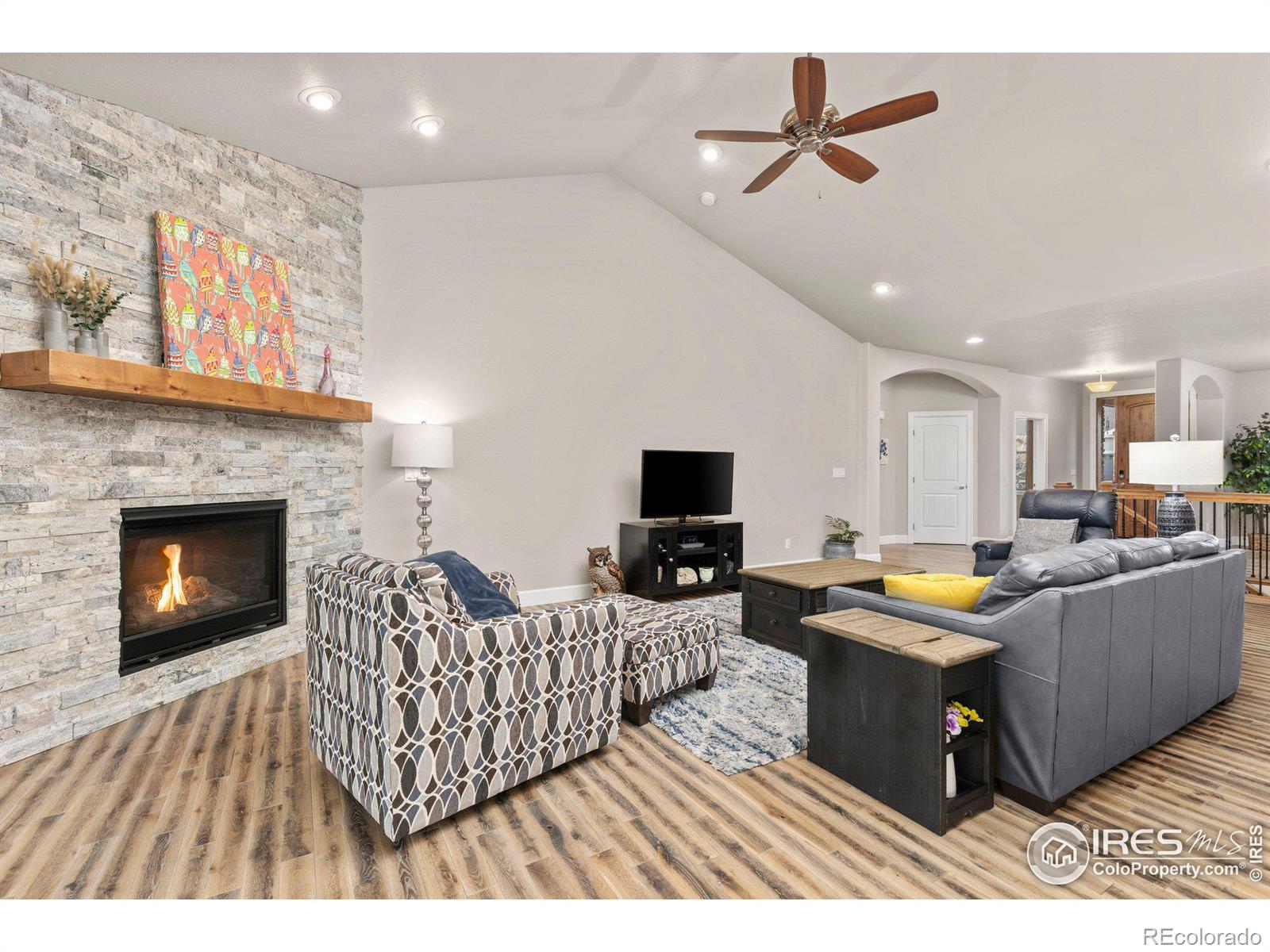 MLS Image #8 for 927  signal court,timnath, Colorado