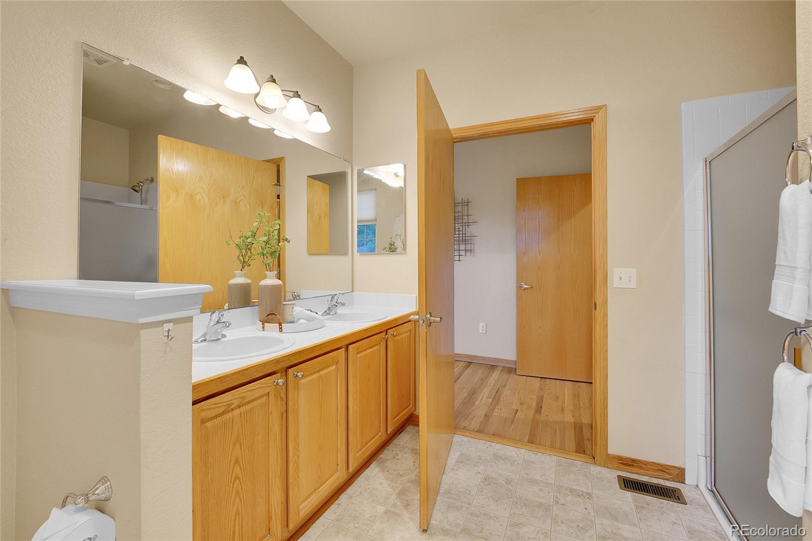 MLS Image #28 for 5930 s yank way,littleton, Colorado