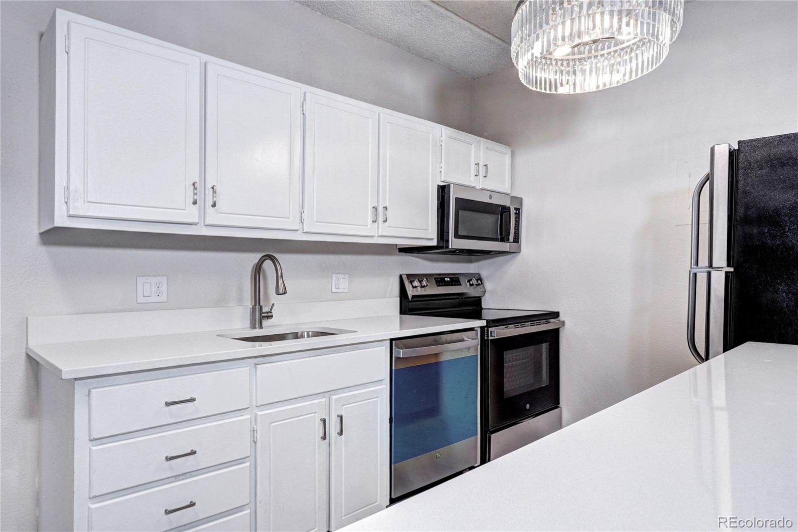 MLS Image #9 for 130 n pearl street 1606,denver, Colorado