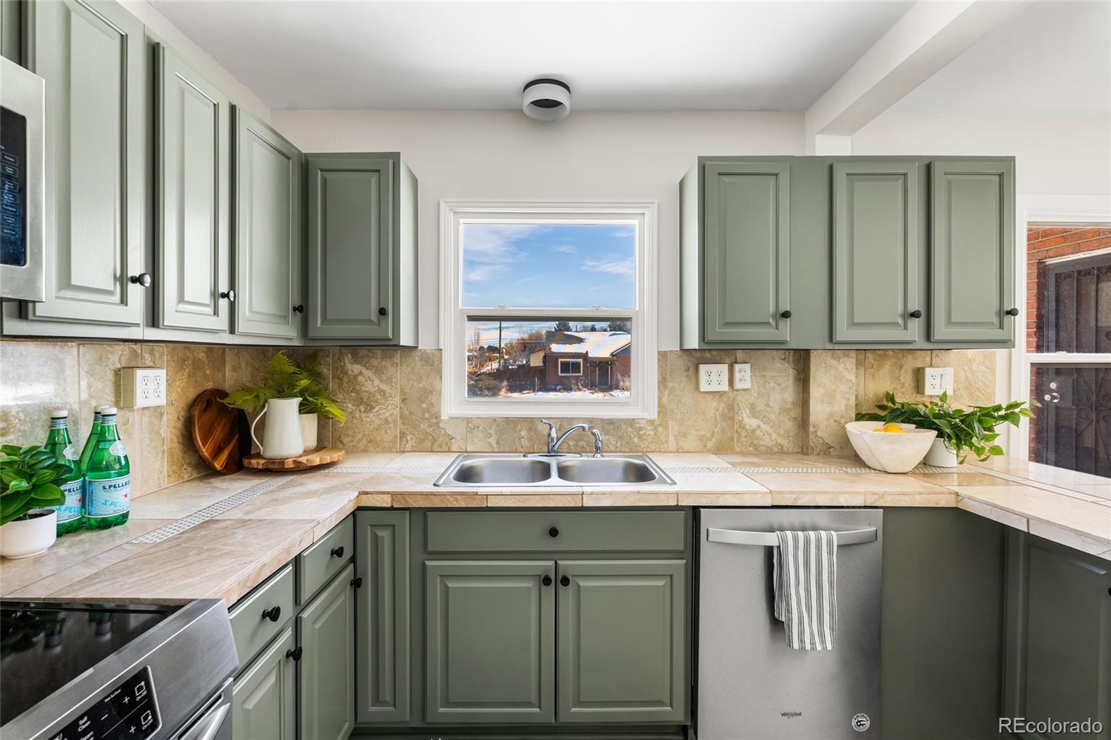 MLS Image #10 for 501 s dale court,denver, Colorado