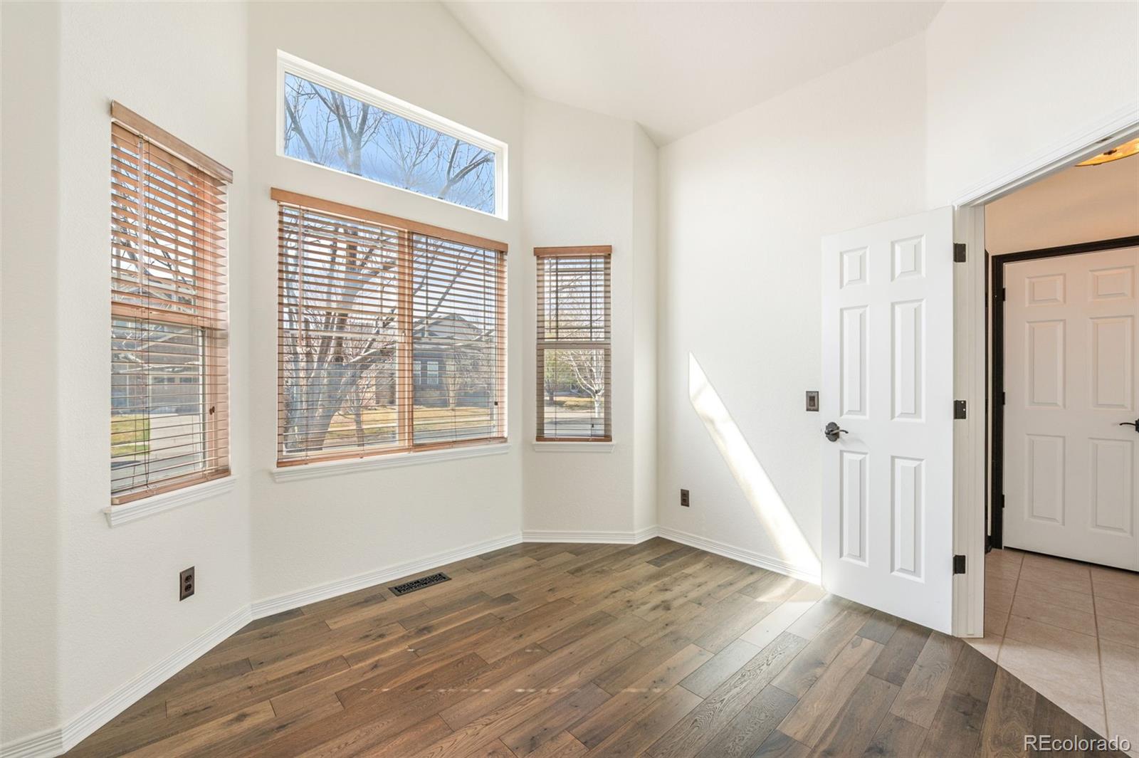 MLS Image #7 for 25871 e 5th place,aurora, Colorado