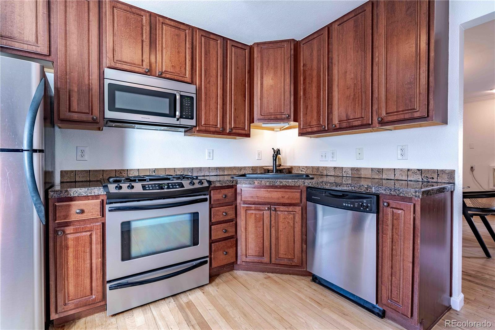 MLS Image #12 for 936  eudora street,denver, Colorado