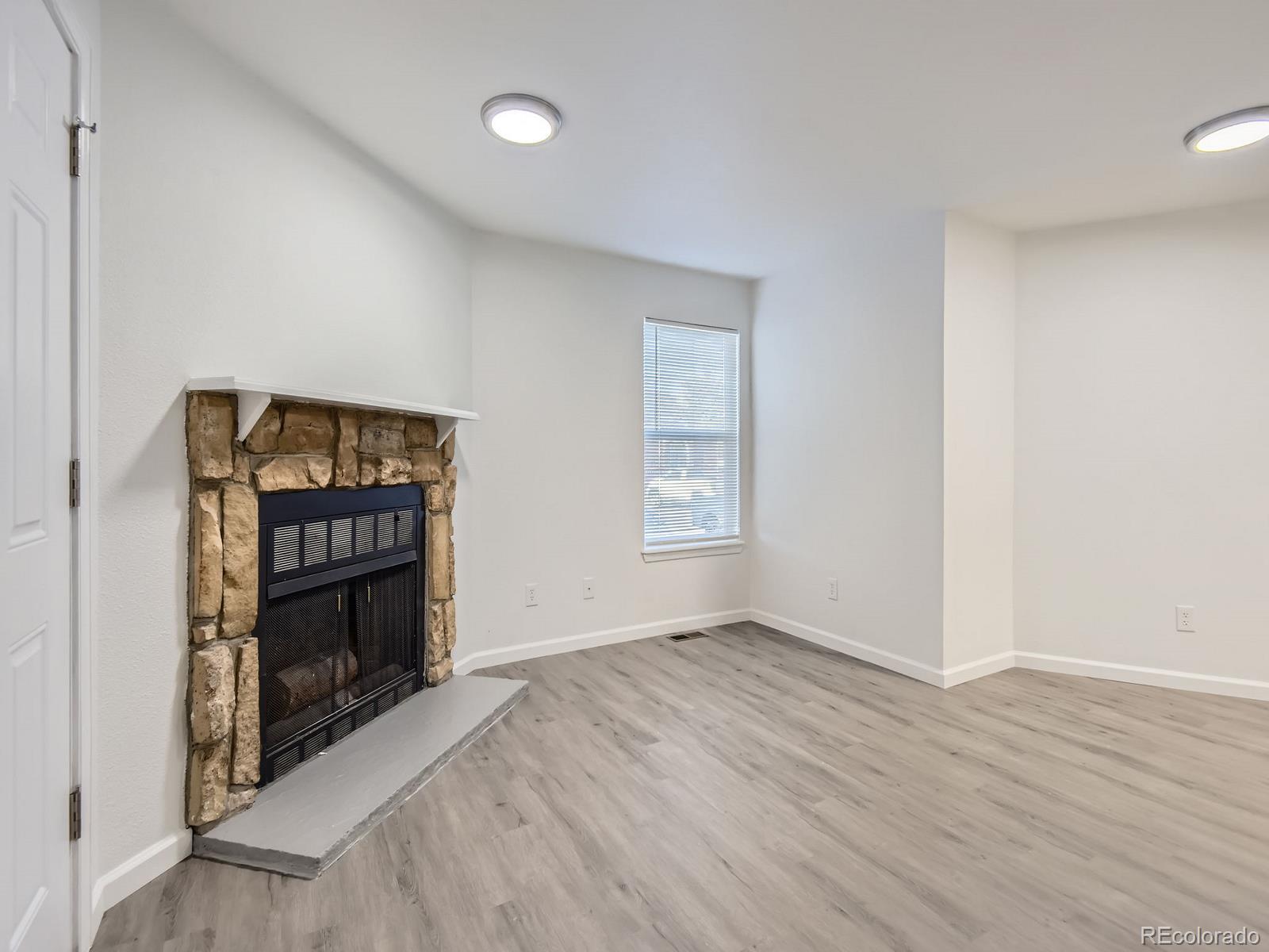 MLS Image #3 for 932 s dearborn way 8,aurora, Colorado