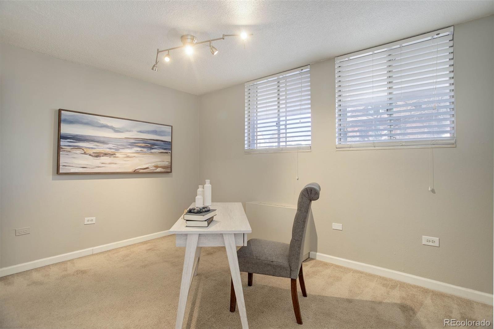 MLS Image #18 for 909 n logan street 1b,denver, Colorado