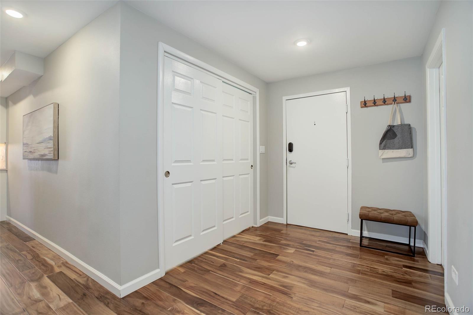 MLS Image #2 for 909 n logan street 1b,denver, Colorado