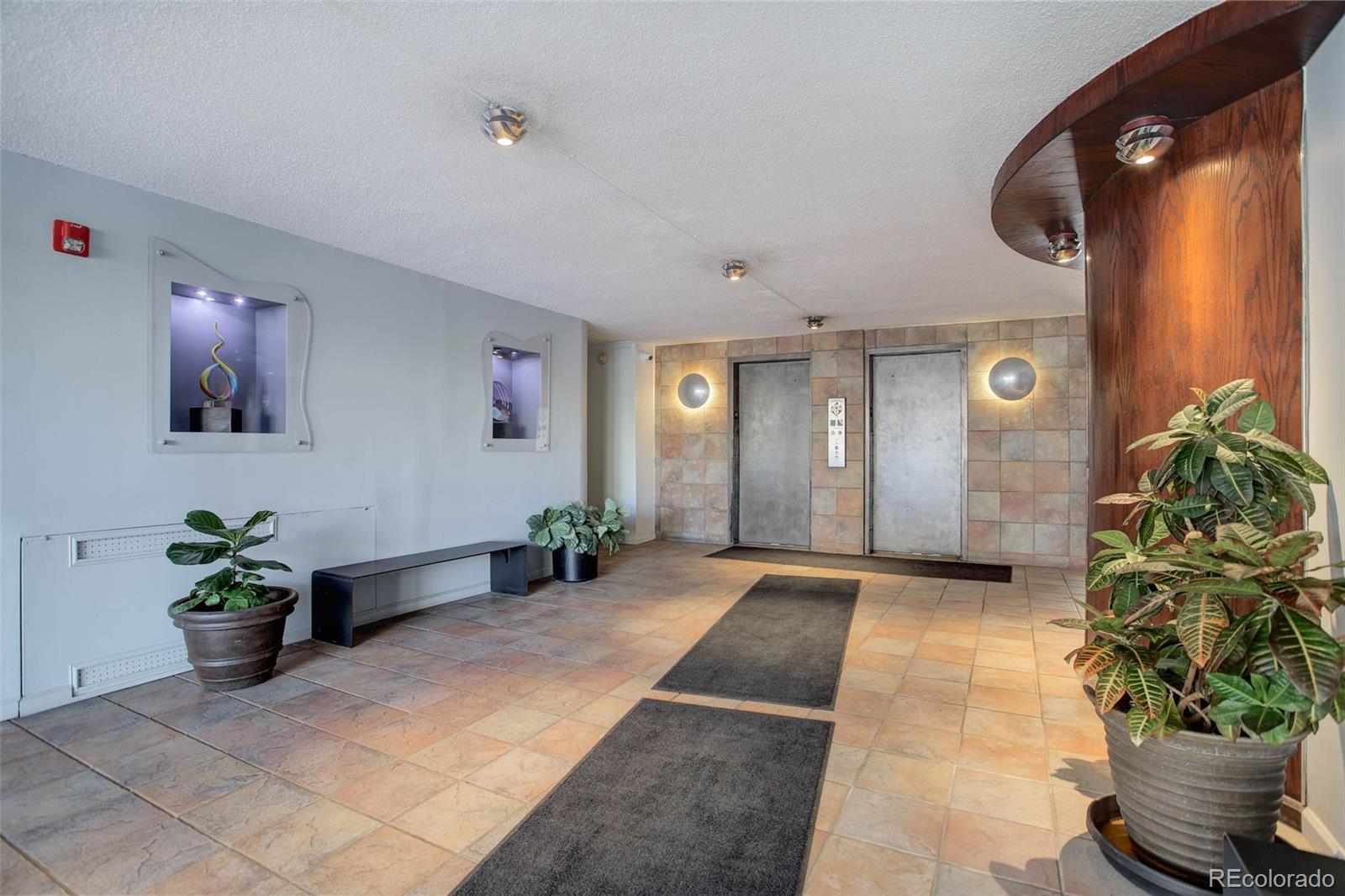 MLS Image #28 for 909 n logan street 1b,denver, Colorado