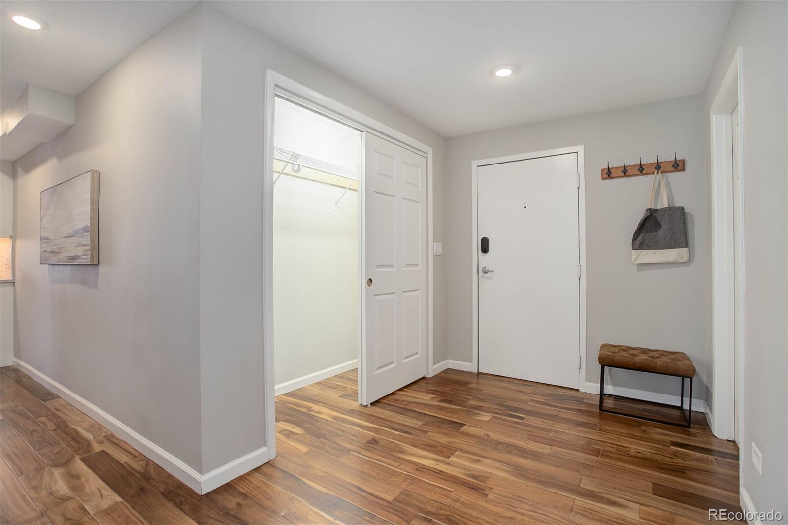 MLS Image #3 for 909 n logan street 1b,denver, Colorado