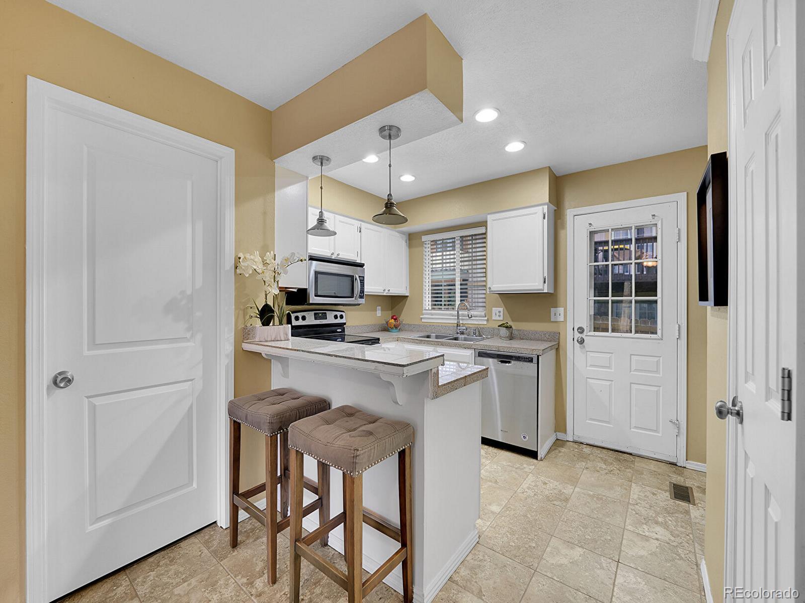 MLS Image #11 for 2687 e nichols circle,centennial, Colorado