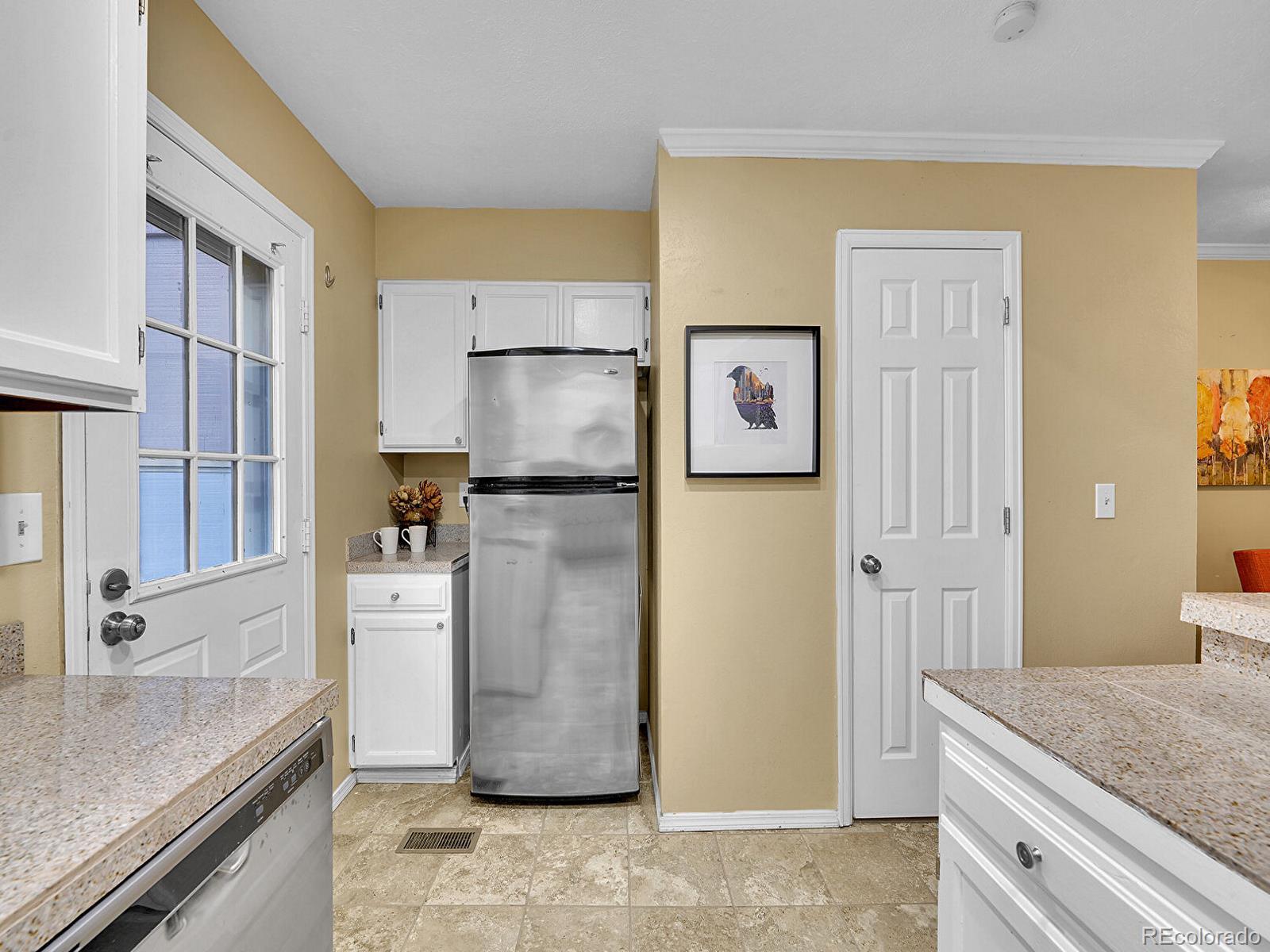 MLS Image #14 for 2687 e nichols circle,centennial, Colorado