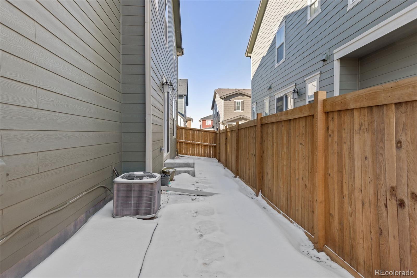 MLS Image #25 for 28334 e 6th place,aurora, Colorado