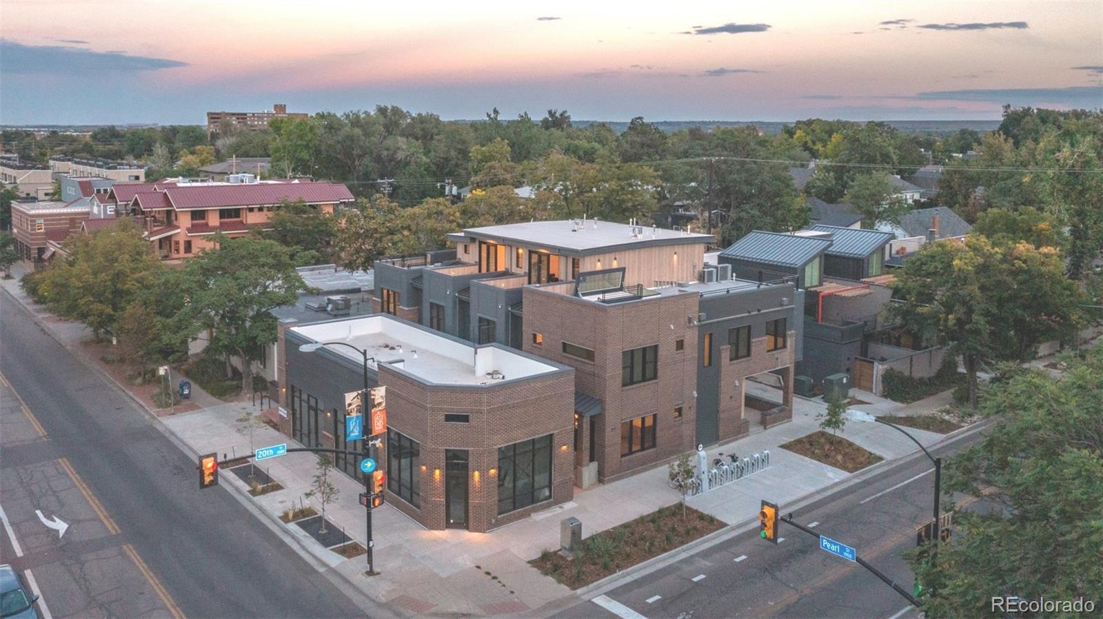 MLS Image #34 for 2010  pearl street,boulder, Colorado