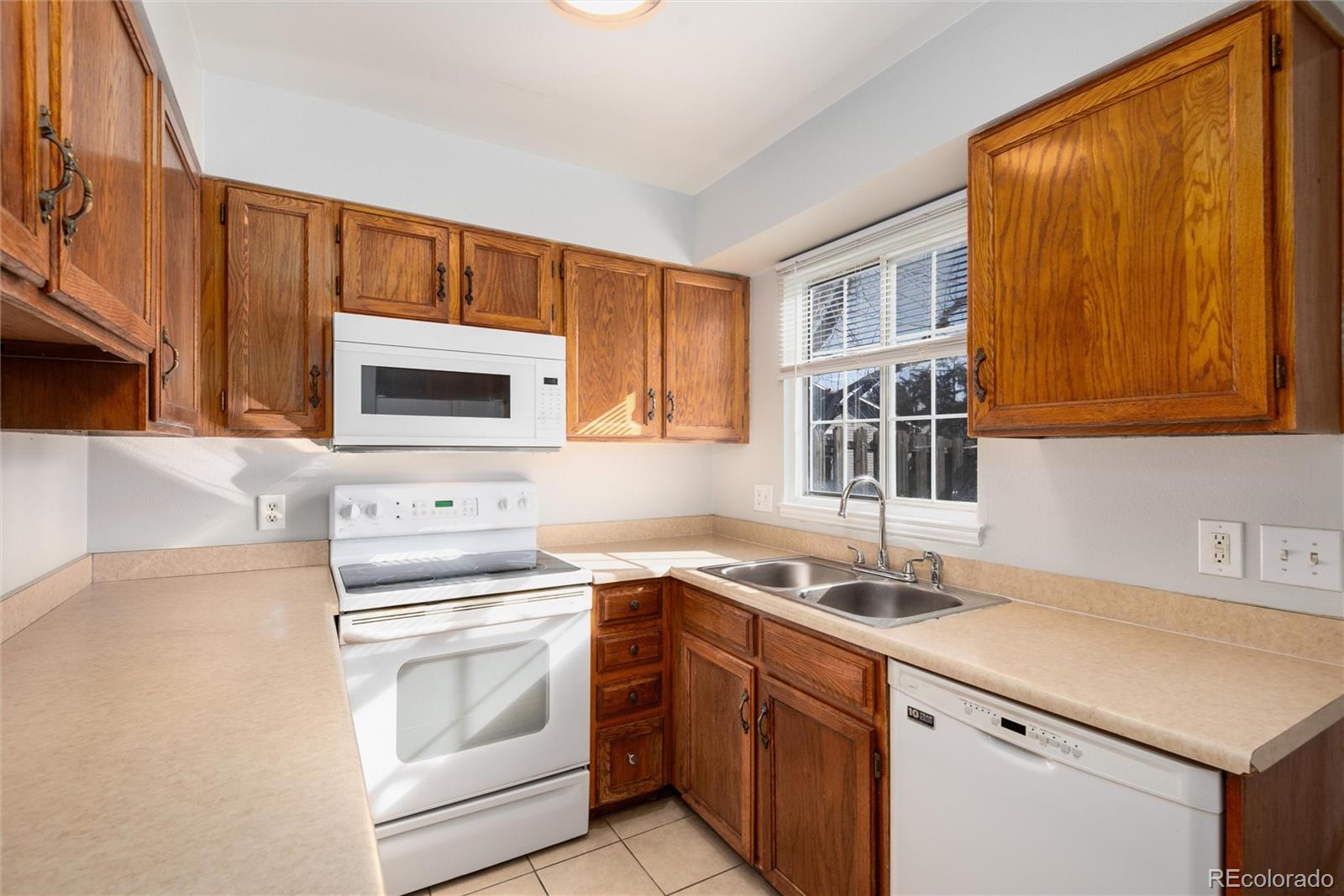 MLS Image #17 for 1711 s blackhawk way,aurora, Colorado