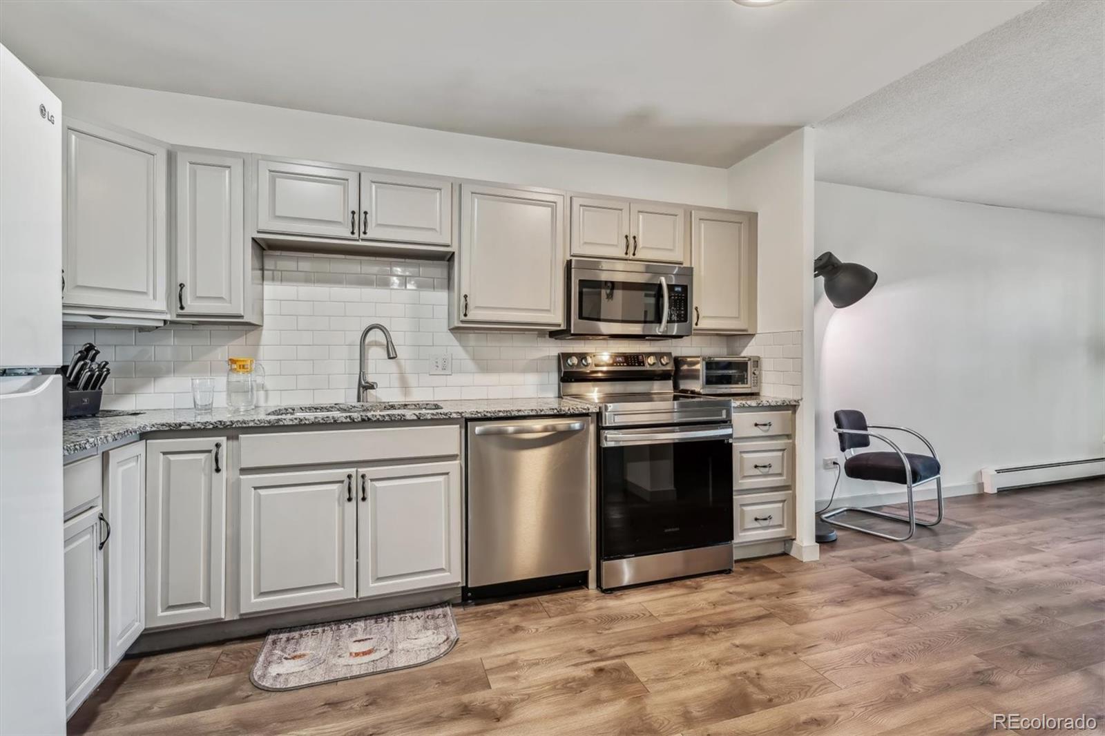 MLS Image #14 for 300 s clinton street,denver, Colorado