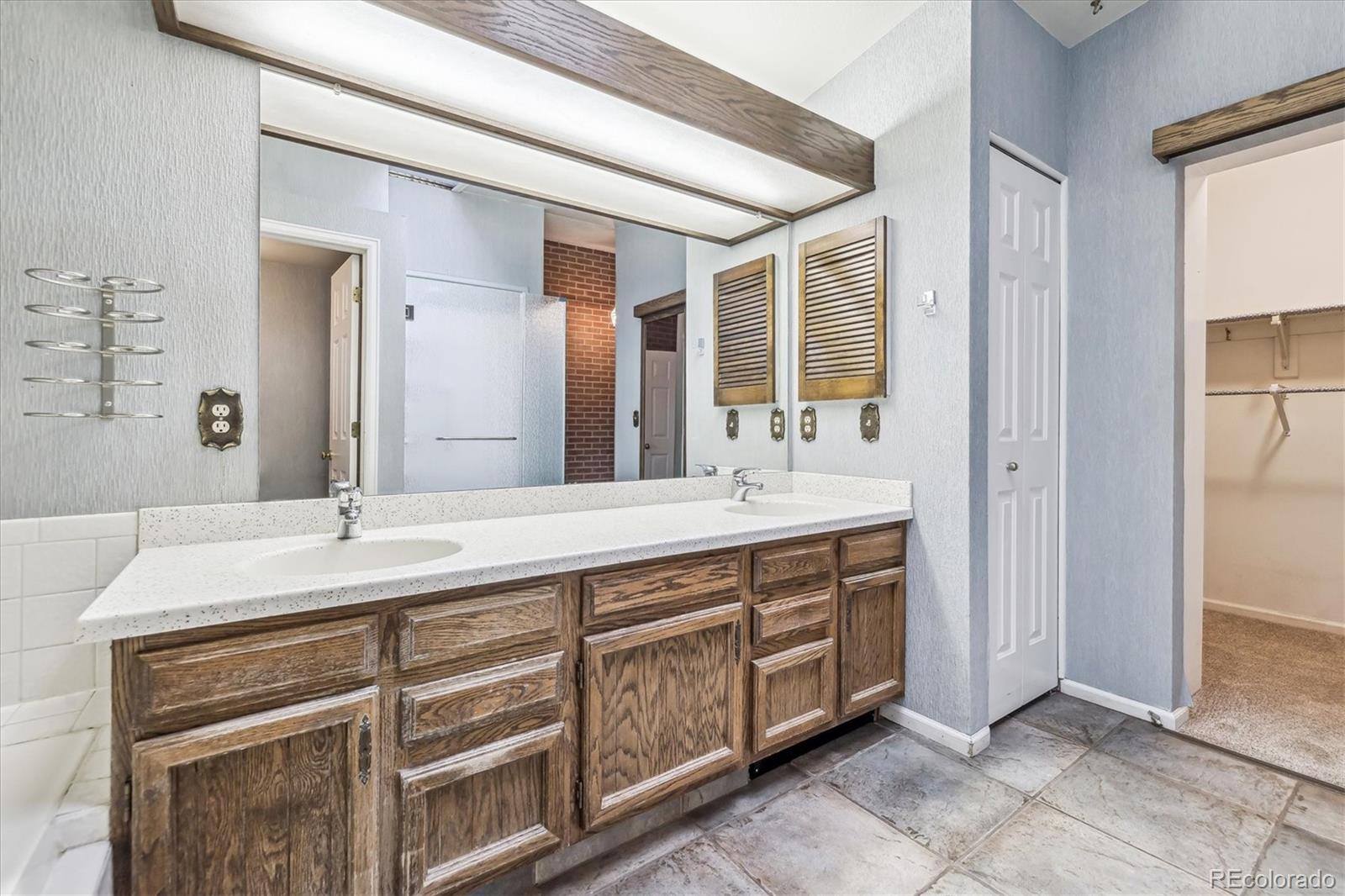 MLS Image #20 for 3333 e florida avenue,denver, Colorado