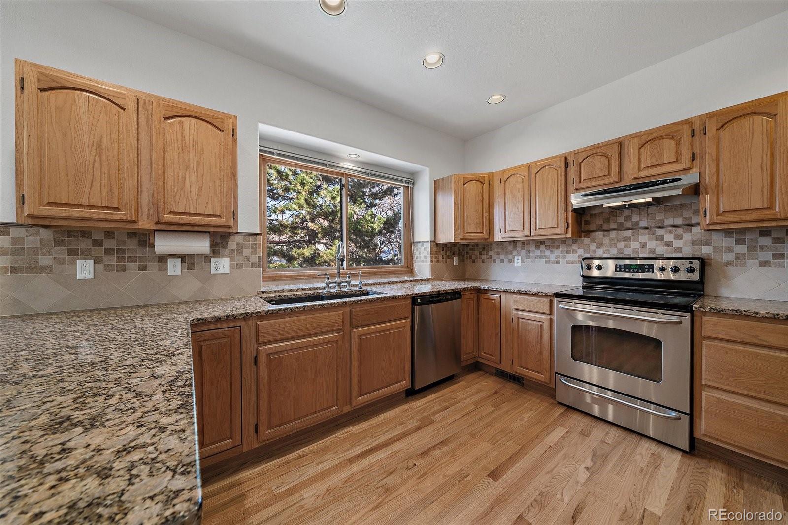 MLS Image #11 for 8181 s saint paul way,centennial, Colorado