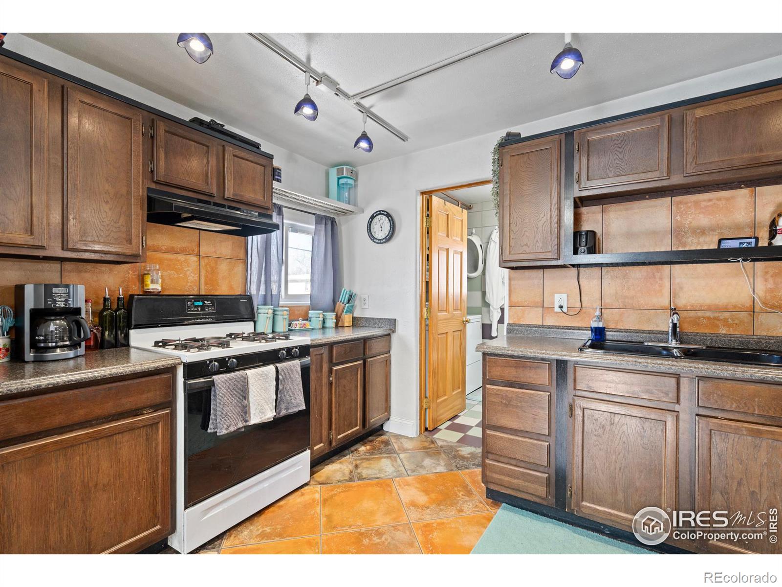 MLS Image #8 for 2025  5th avenue,greeley, Colorado