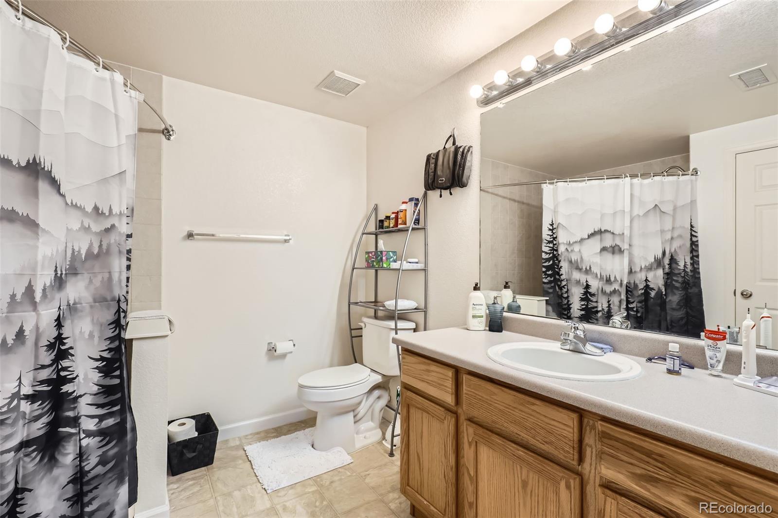 MLS Image #16 for 5800  tower road 103,denver, Colorado