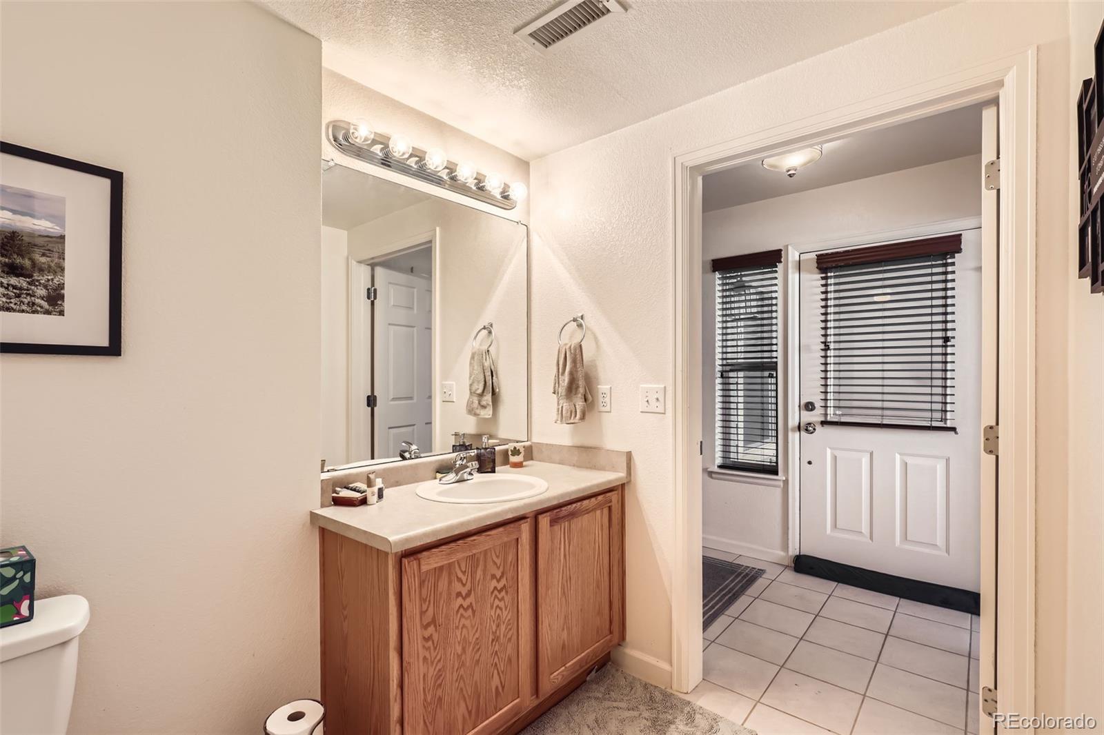 MLS Image #21 for 5800  tower road 103,denver, Colorado