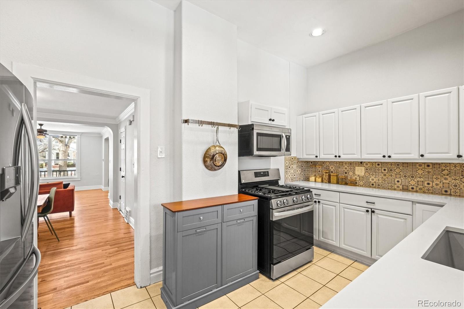 MLS Image #11 for 2336 n high street,denver, Colorado