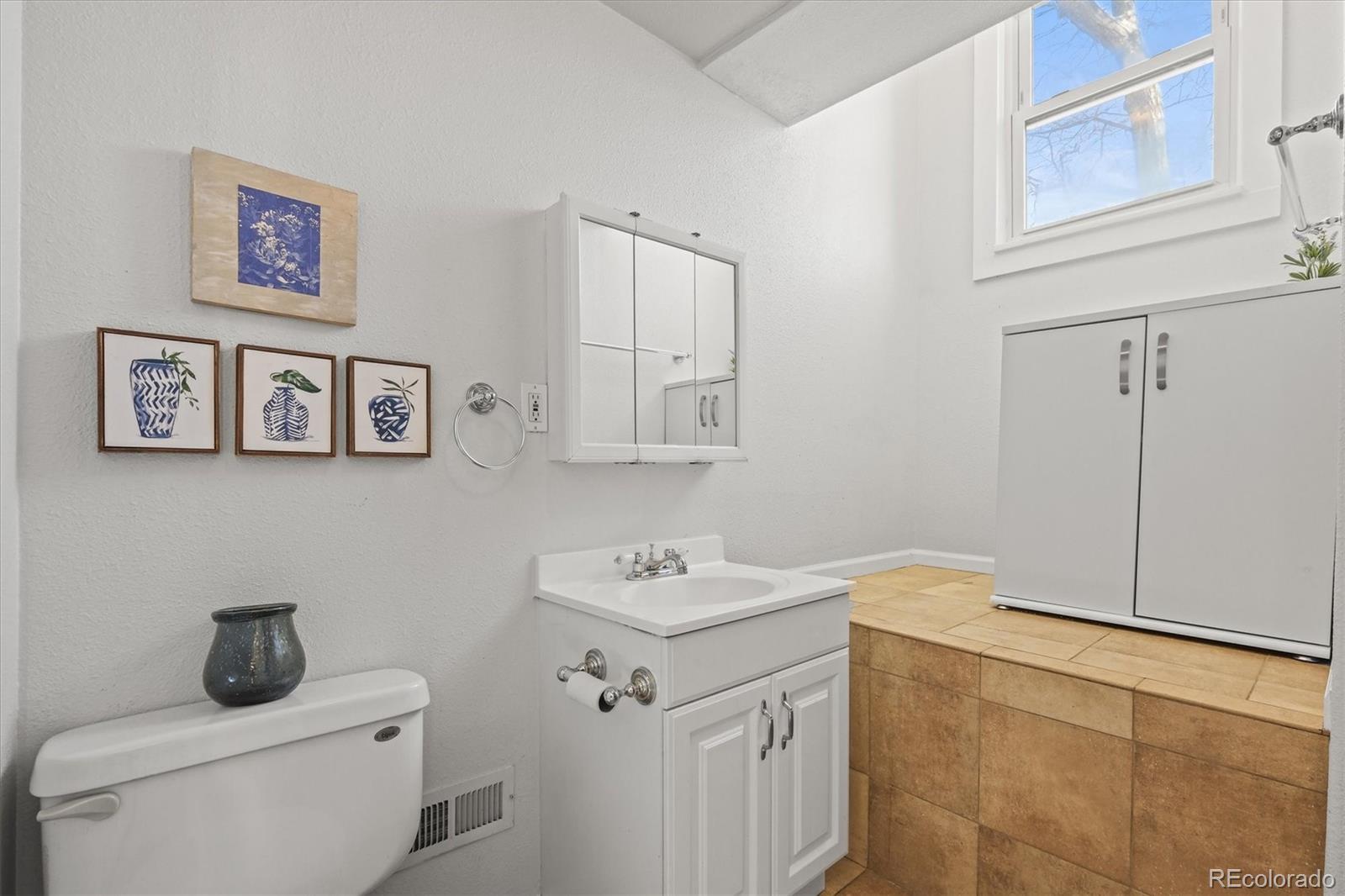 MLS Image #24 for 2336 n high street,denver, Colorado