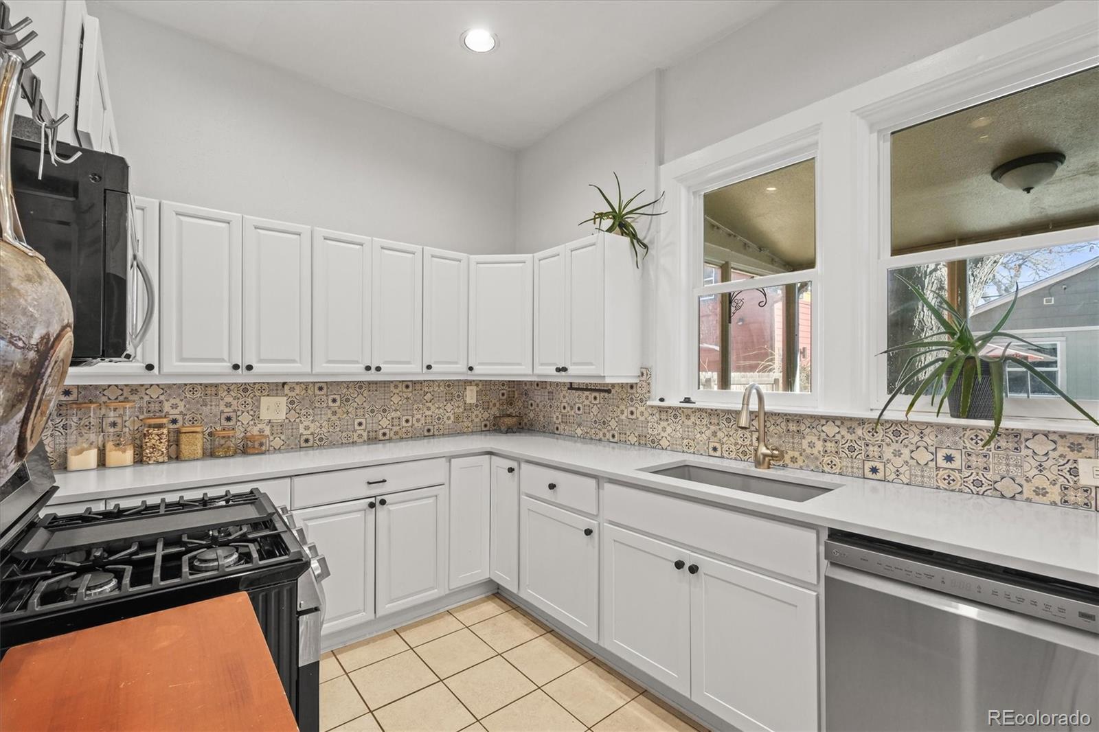 MLS Image #9 for 2336 n high street,denver, Colorado