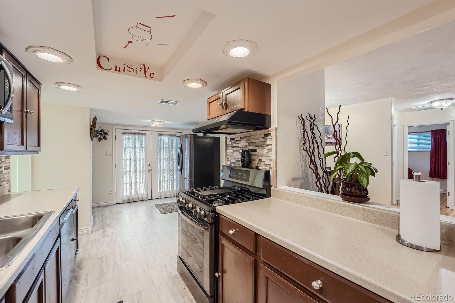 MLS Image #9 for 2701 s knox court,denver, Colorado