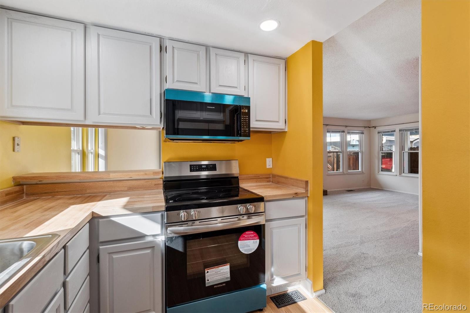 MLS Image #6 for 261 s newark circle,aurora, Colorado