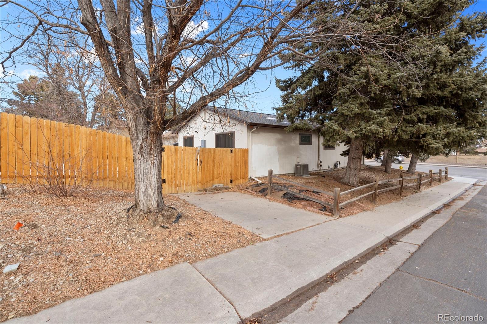 MLS Image #3 for 3599 s kalispell street,aurora, Colorado