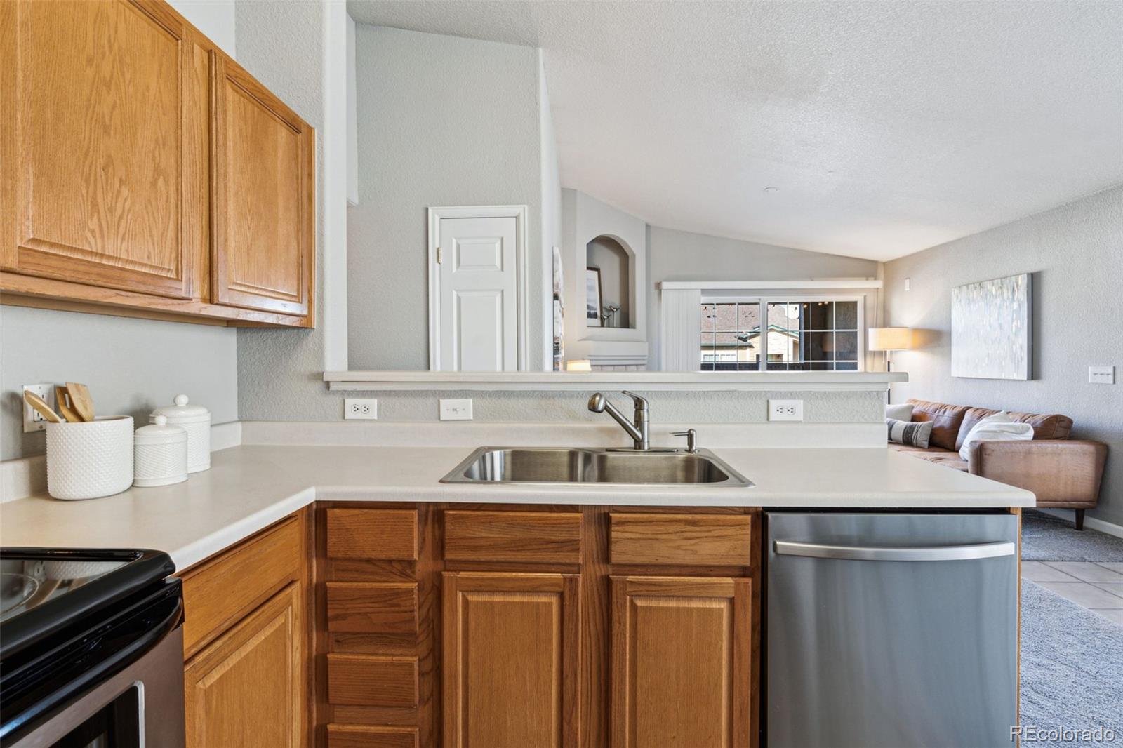 MLS Image #12 for 10120 e carolina drive,aurora, Colorado