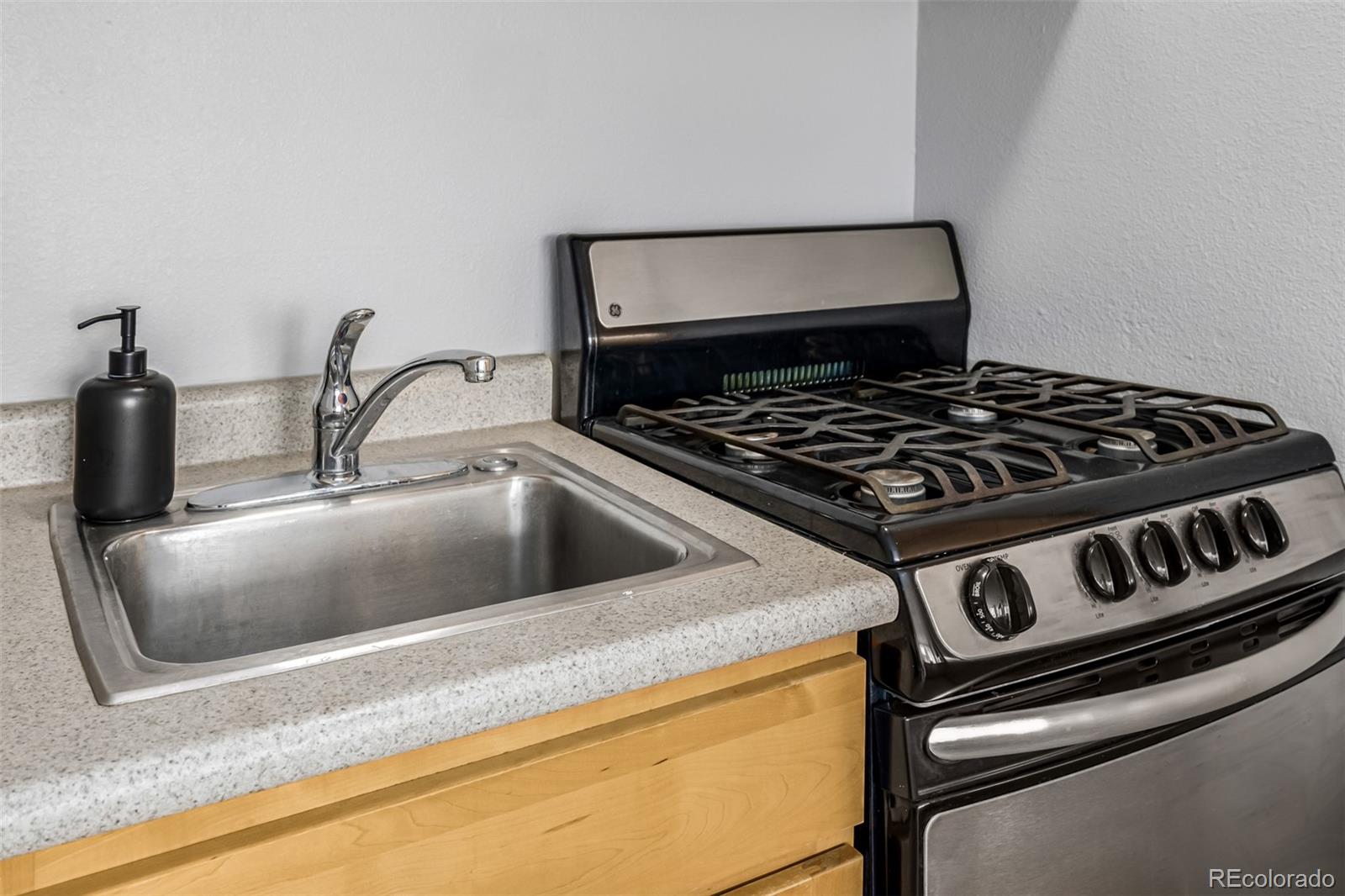 MLS Image #13 for 1196 n grant street 204,denver, Colorado