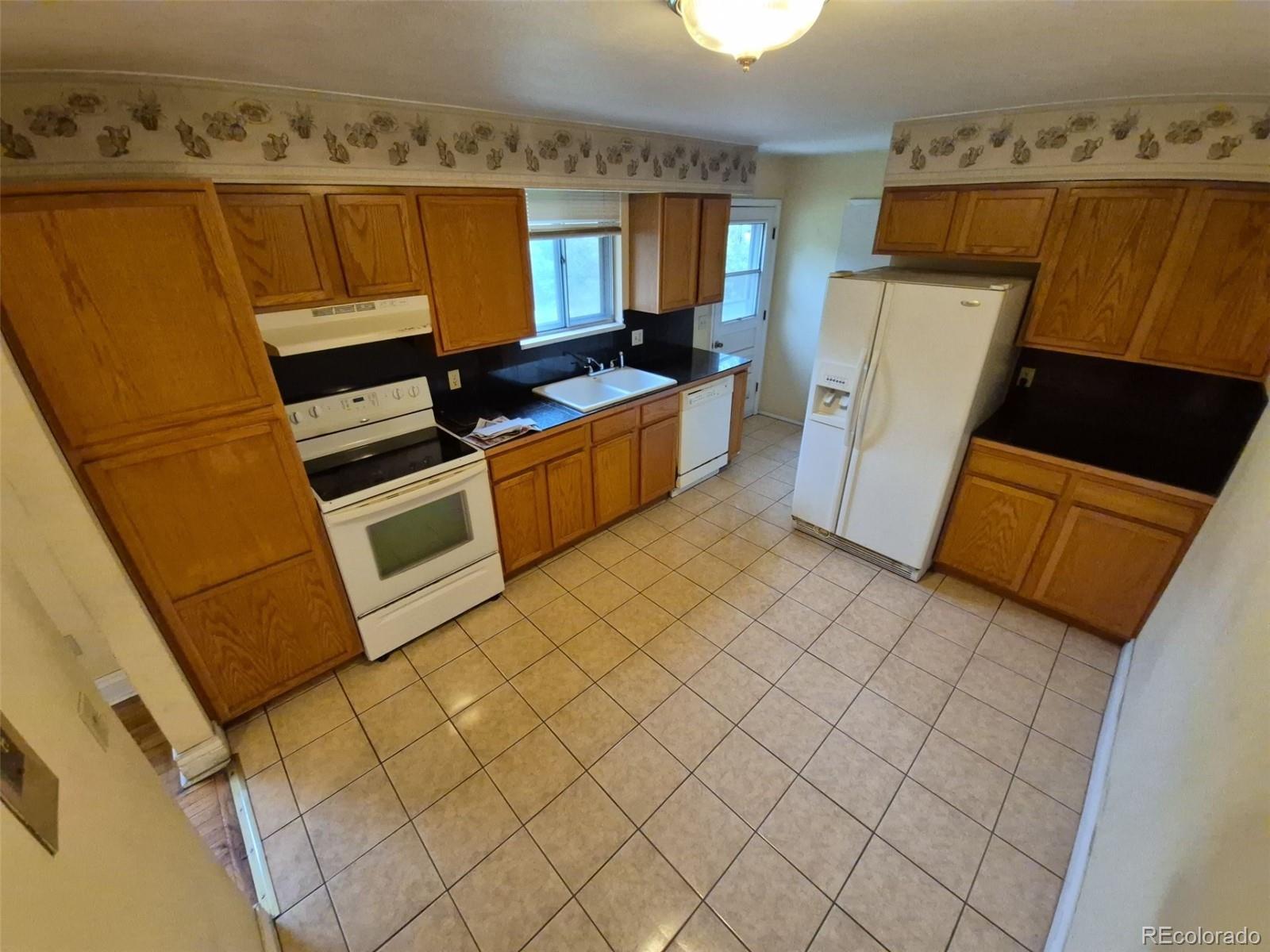 MLS Image #11 for 12058 e virginia place,aurora, Colorado