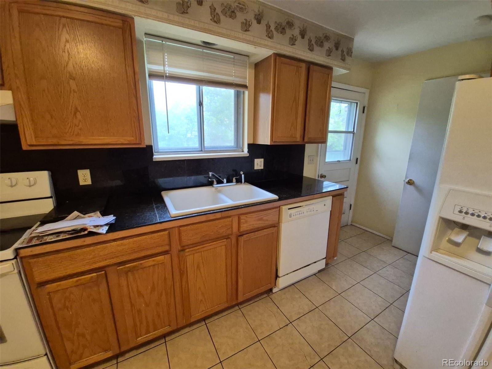 MLS Image #14 for 12058 e virginia place,aurora, Colorado