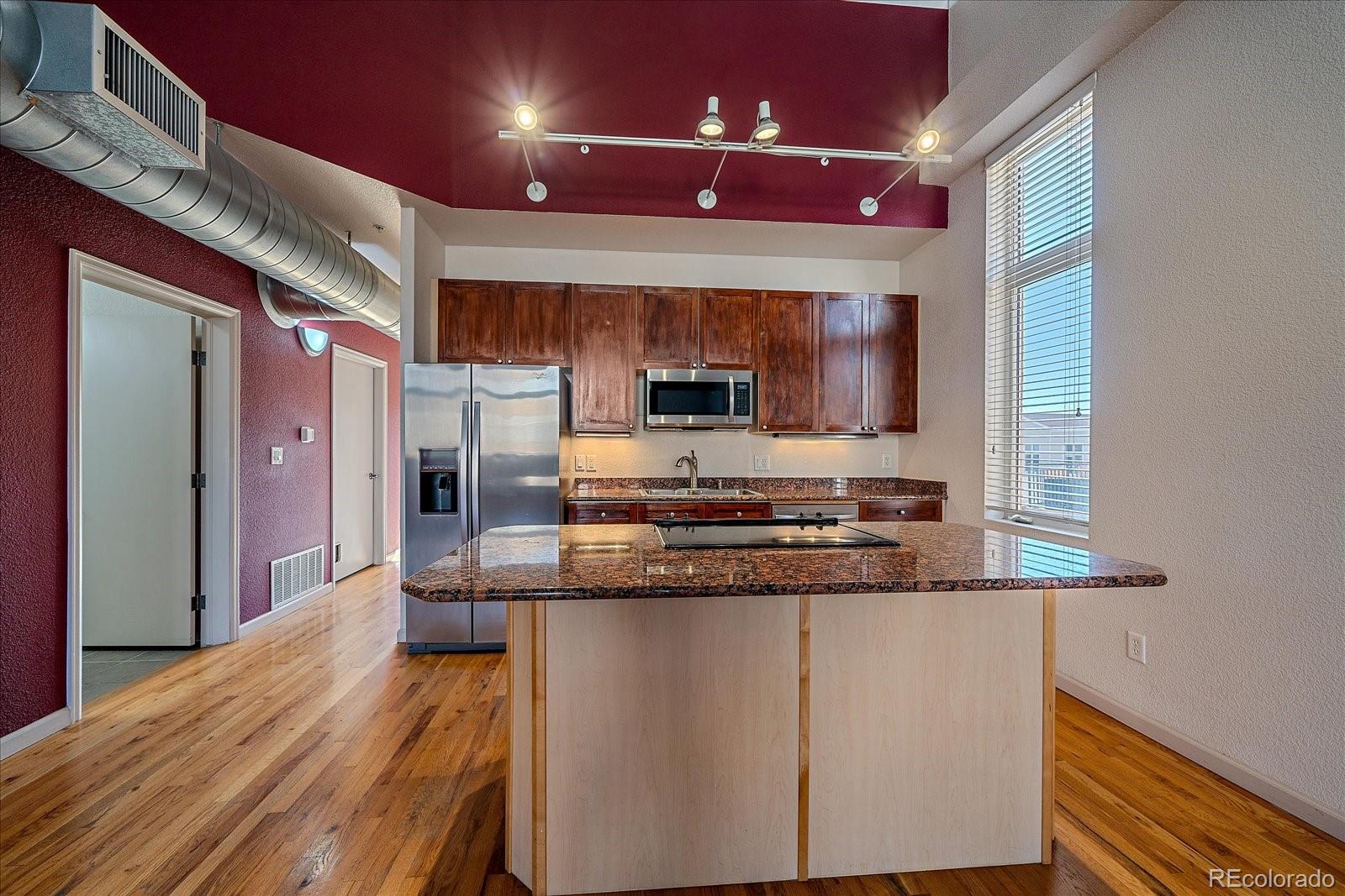 MLS Image #12 for 190  roslyn street,denver, Colorado