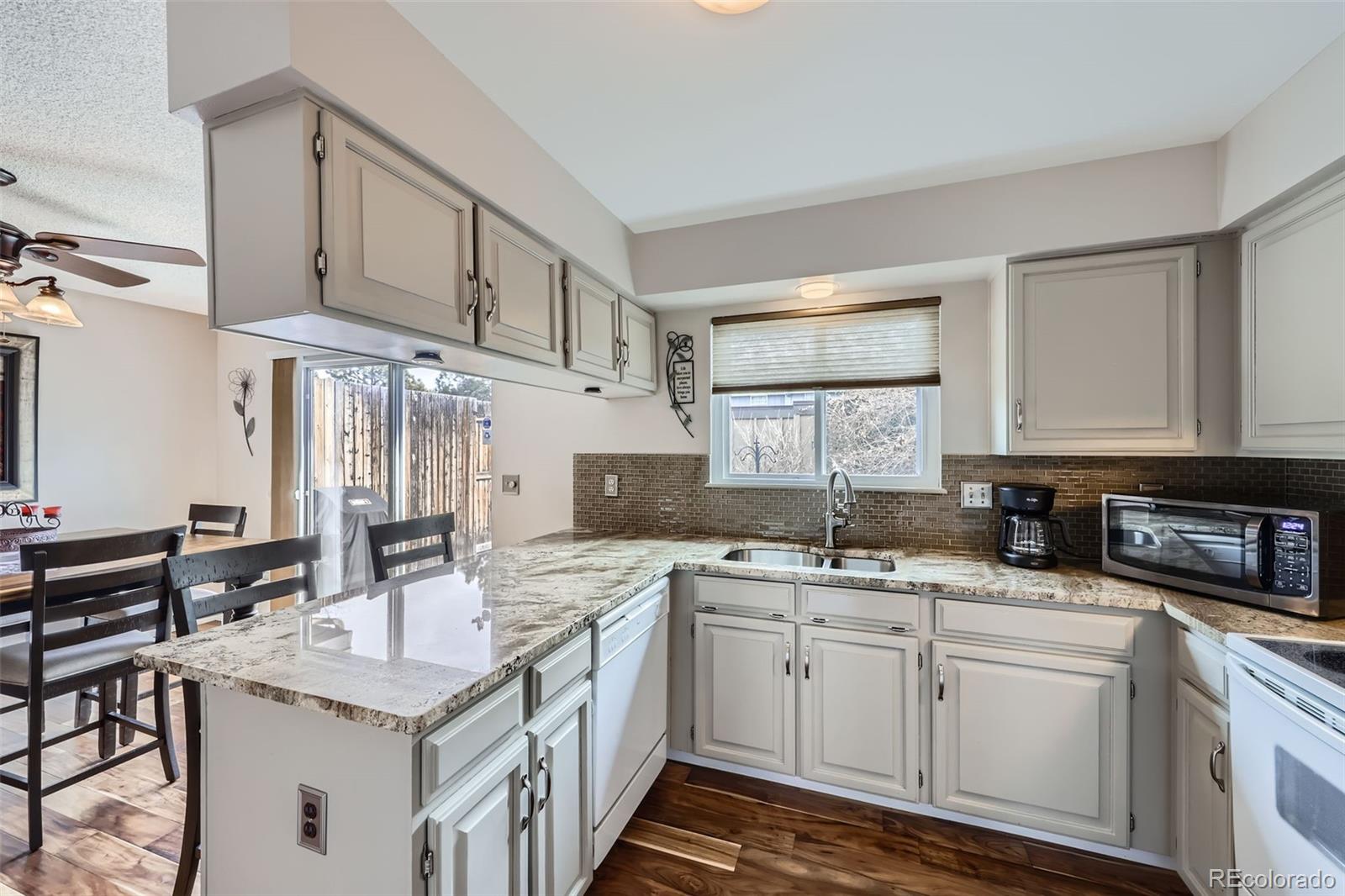 MLS Image #9 for 8862 e amherst drive,denver, Colorado