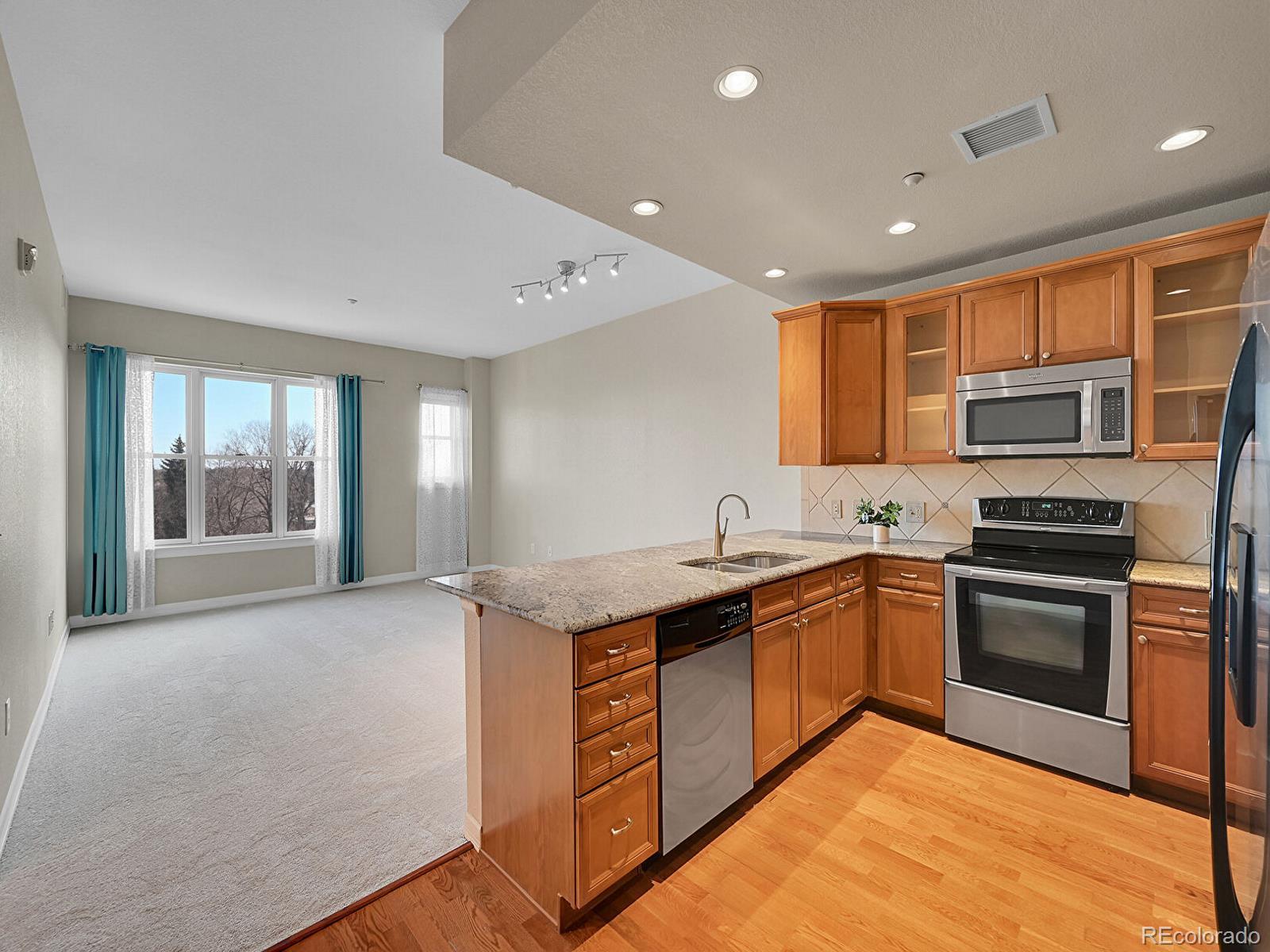 MLS Image #5 for 2200 s university boulevard 511,denver, Colorado