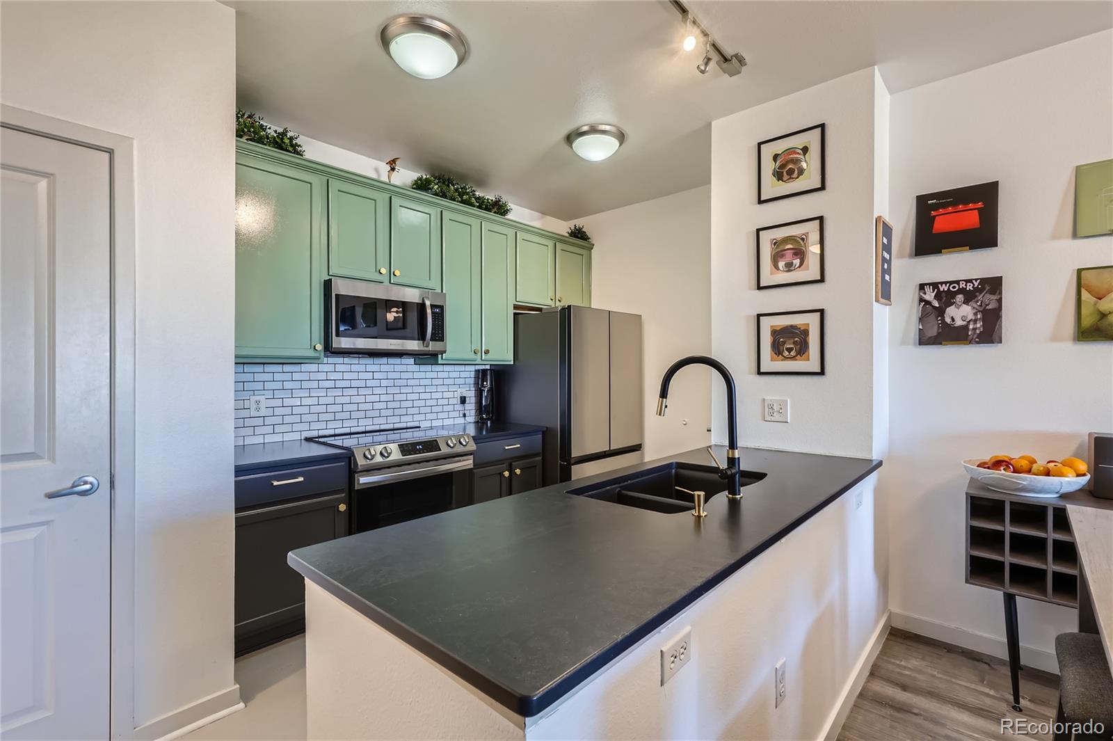 MLS Image #4 for 4100  albion street 221,denver, Colorado